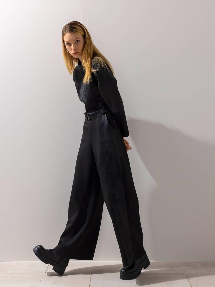 Wide-Leg Trouser